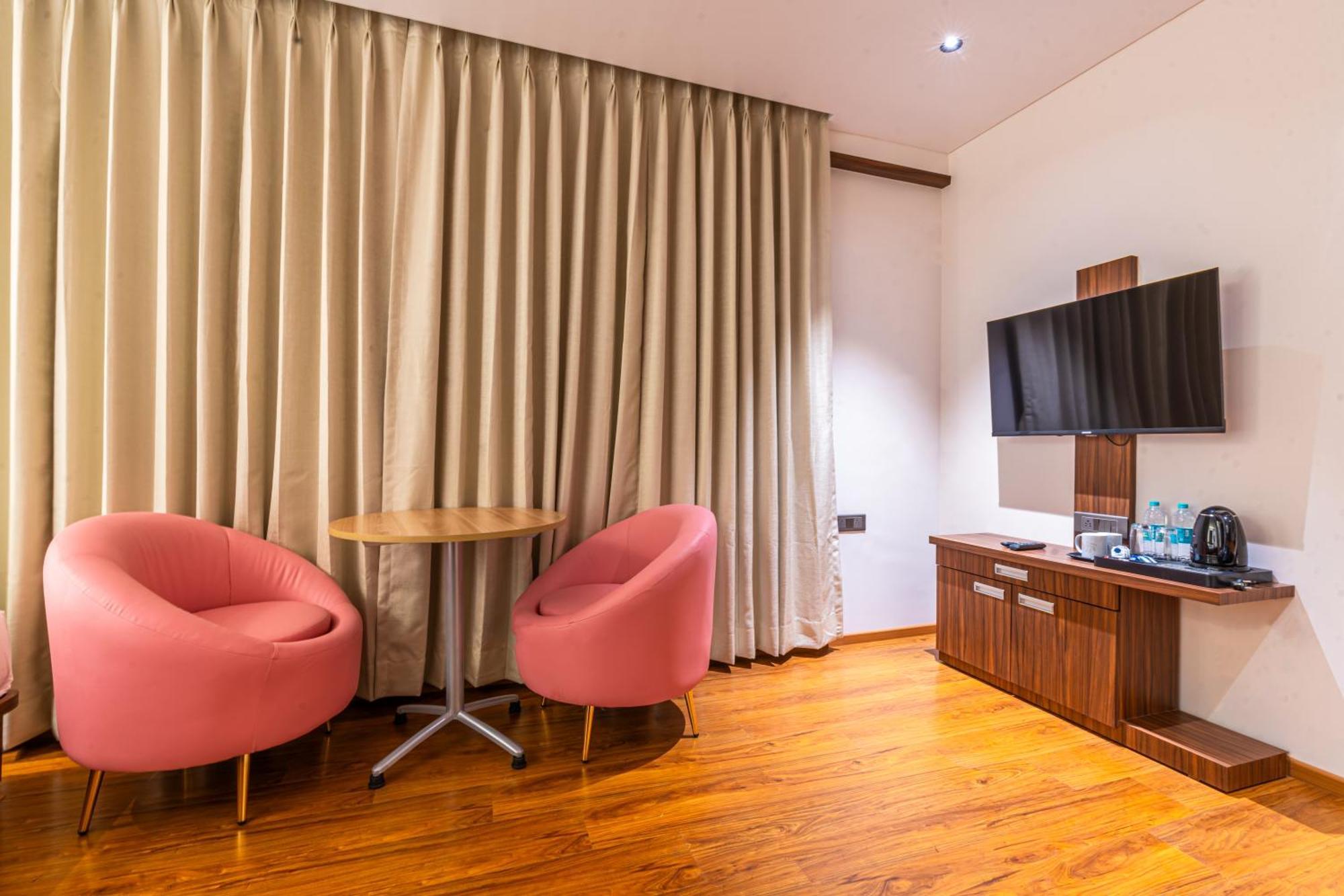 Treebo Premium Heritage Grand -Majiwada Thane Ngoại thất bức ảnh