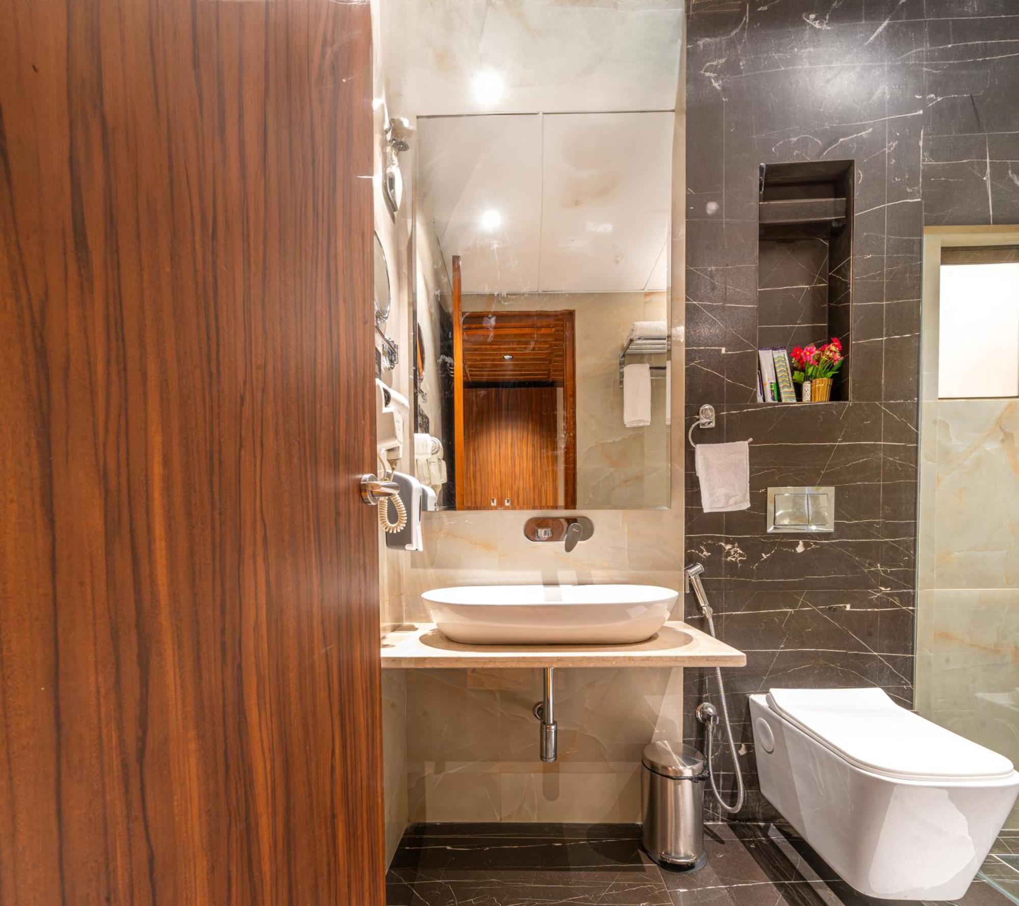 Treebo Premium Heritage Grand -Majiwada Thane Ngoại thất bức ảnh