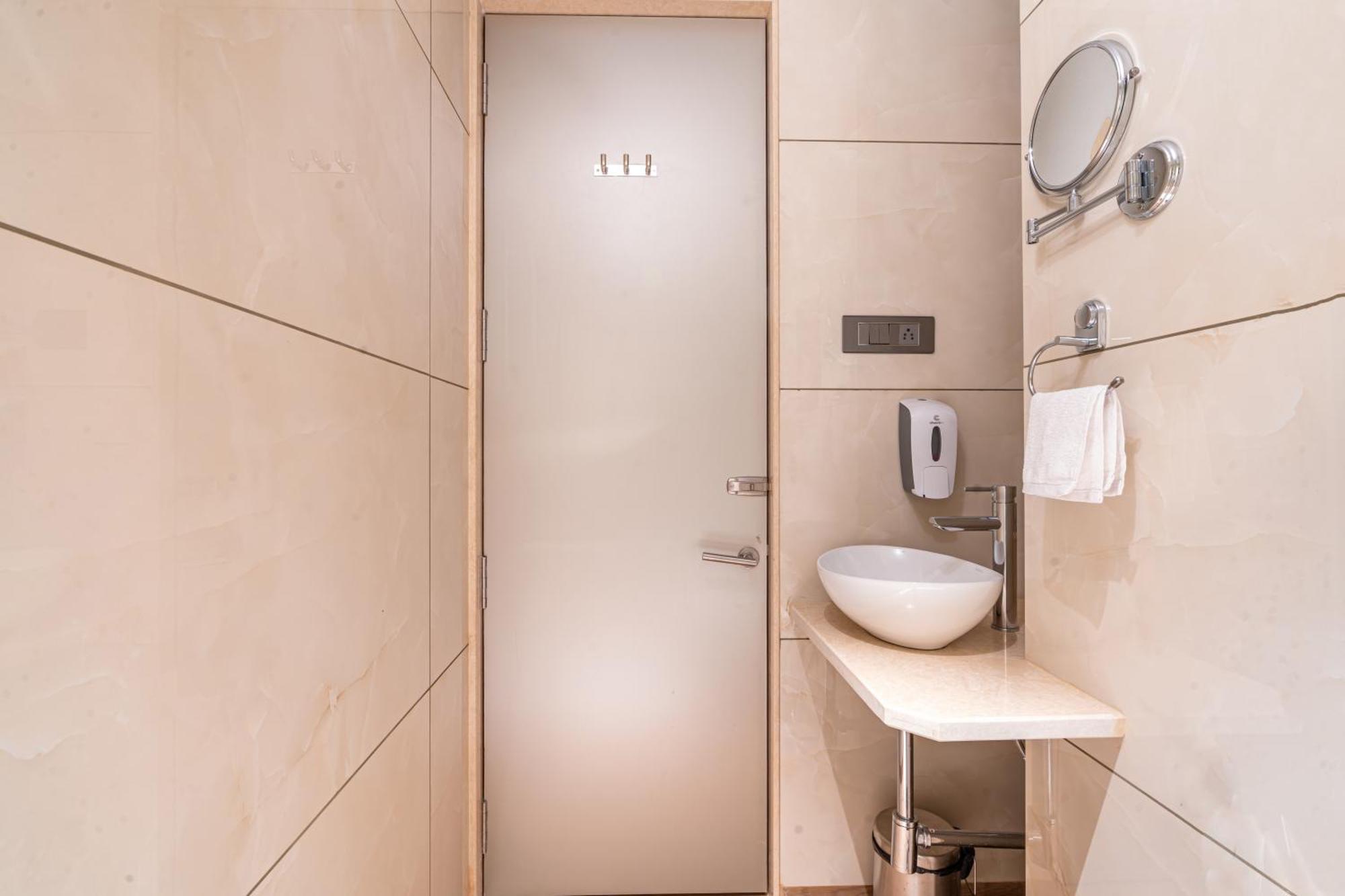 Treebo Premium Heritage Grand -Majiwada Thane Ngoại thất bức ảnh